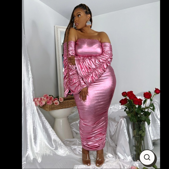 Dresses & Skirts - Serving Pink Ruched Dress